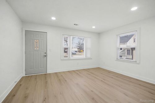 1460 Courtland Blvd, Rochester Hills, MI, 48307-1508 | Card Image