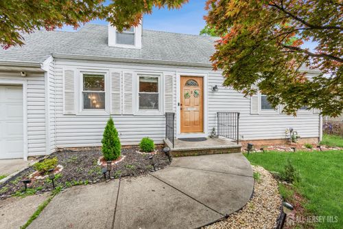 8-8 Longfellow Dr, Colonia, NJ, 07067-3031 | Card Image