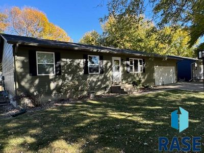 804 Maple St, House other with 5 bedrooms, 1 bathrooms and null parking in Harrisburg SD | Image 1