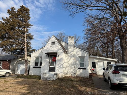 111 Leoser St, Tahlequah, OK, 74464-7031 | Card Image