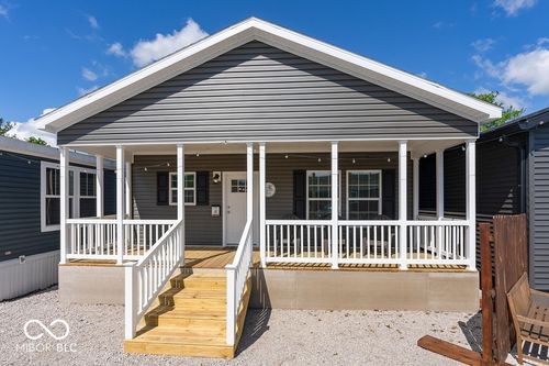 113 Blue Side Way, Cloverdale, IN, 46120-8853 | Card Image