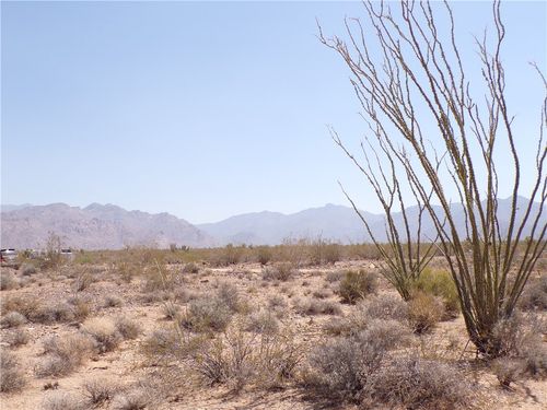 3 S Sherry Rd, Yucca, AZ, 86438 | Card Image