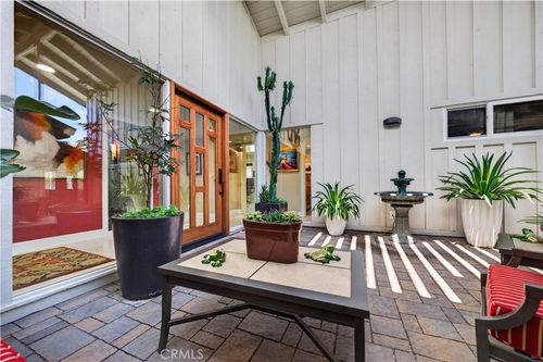 4225 N Virginia Vis, Long Beach, CA, 90807-3122 | Card Image