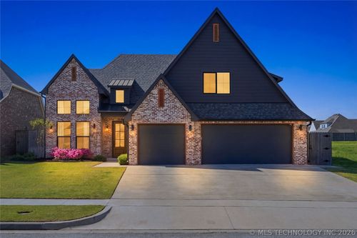 612 E 126th St S, Jenks, OK, 74037-5207 | Card Image