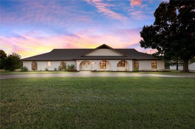 12599 China Spring Road, House other with 5 bedrooms, 4 bathrooms and 2 parking in China Spring TX | Image 1