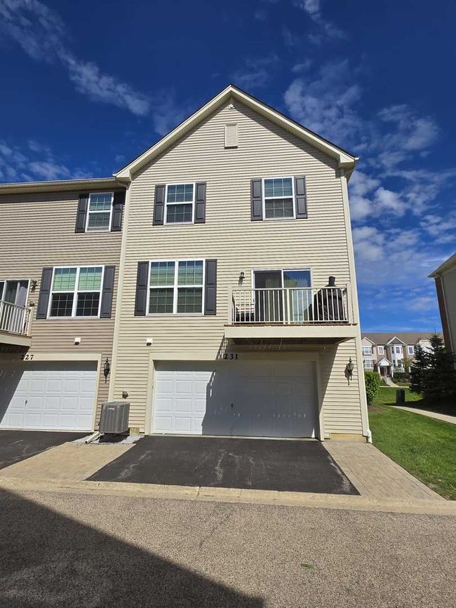 231 Lionel Dr, Townhouse with 3 bedrooms, 3 bathrooms and 2 parking in Grayslake IL | Image 36