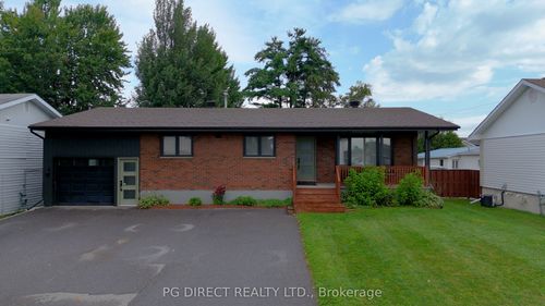 221 Russell St, Sturgeon Falls, ON, P2B1X7 | Card Image