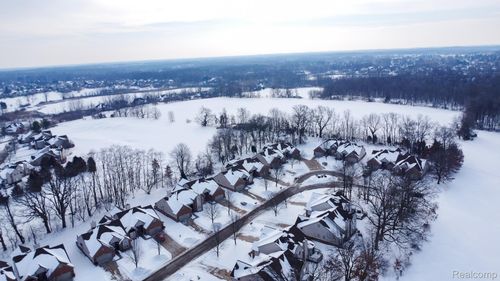 49-6056 Lochmore Dr, Commerce Township, MI, 48382-5119 | Card Image