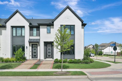 4720 Smokey Quartz Ln, Arlington, TX, 76005-1389 | Card Image