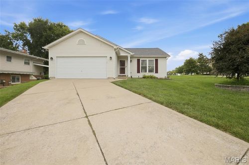 1476 Schoal Creek Drive, O'Fallon, MO, 63366 | Card Image