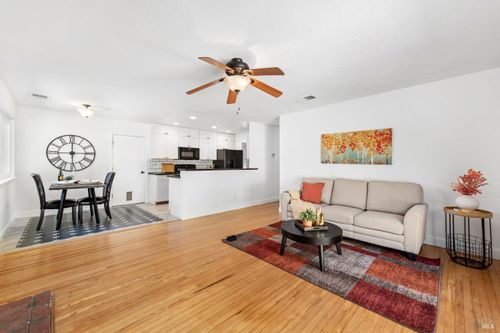 368 Berryessa Drive, Vacaville, CA, 95687 | Card Image
