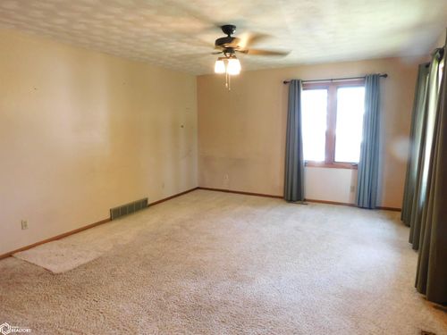 609 N 24th St, Denison, IA, 51442-1218 | Card Image