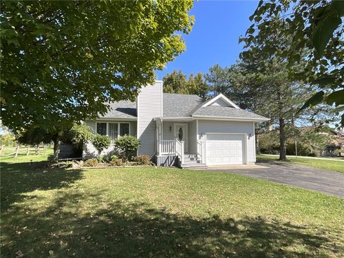 8 Cole Dr, Norwich, NY, 13815-1023 | Card Image