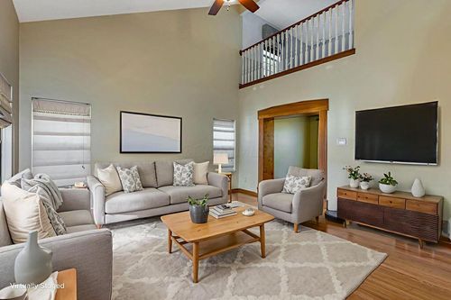 7854 Astra Cir, Reynoldsburg, OH, 43068-9753 | Card Image