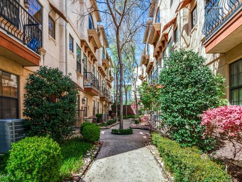 1018 Pavillion St, Dallas, TX, 75204-5500 | Card Image