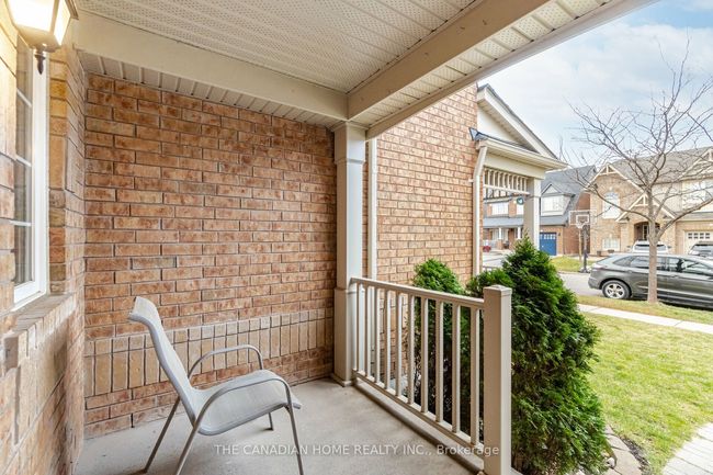 920 Mctrach Cres, House attached with 3 bedrooms, 3 bathrooms and 1 parking in Milton ON | Image 5