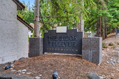 d-104-10410 Ne 32nd Pl, Bellevue, WA, 98004-1901 | Card Image