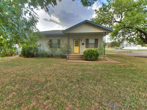 602 S 6th St, Kingfisher, OK, 73750-3607 | Card Image
