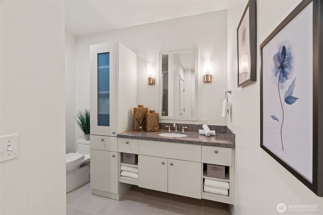 Hall bath. | Image 18