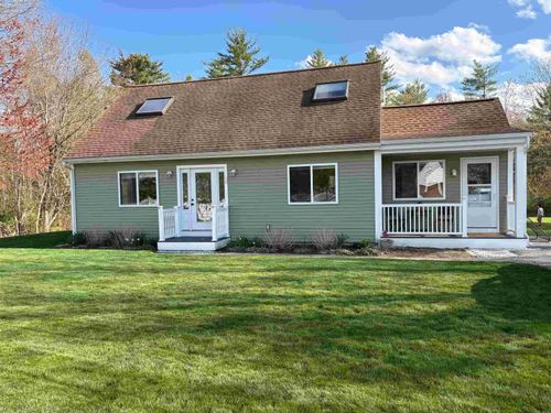 28 Doe Farm Ln, Newmarket, NH, 03857-2172 | Card Image