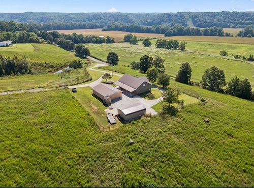 500 Hurricane Creek Rd, Mc Ewen, TN, 37101-3996 | Card Image