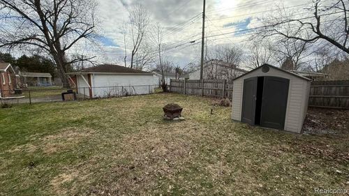 7457 Harrison St, Westland, MI, 48185-2629 | Card Image