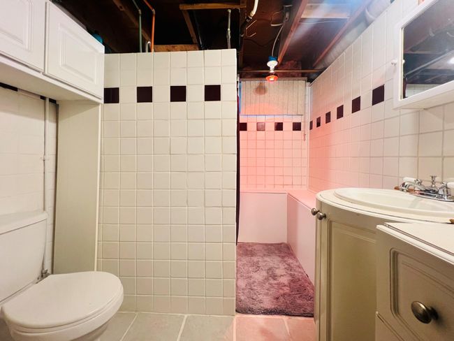 LL Bathroom | Image 27