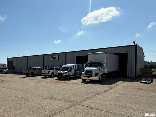 10435 Bronzewood Dr, DUBUQUE, IA, 52003-9305 | Card Image