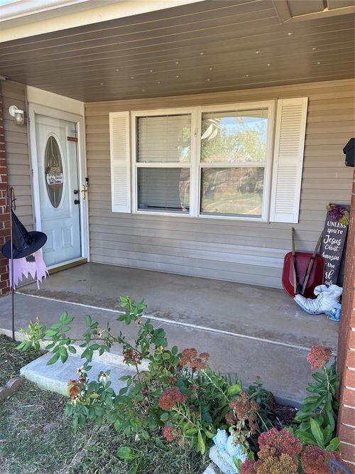 4105 N Chapman Ave, Shawnee, OK, 74804-1250 | Card Image