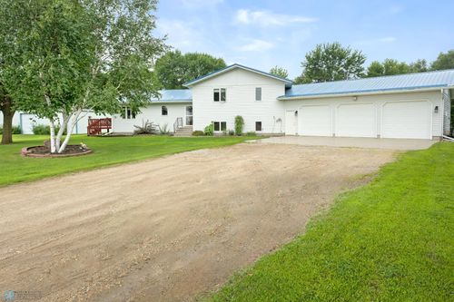 7635 180th Ave Se, Wahpeton, ND, 58075-9623 | Card Image