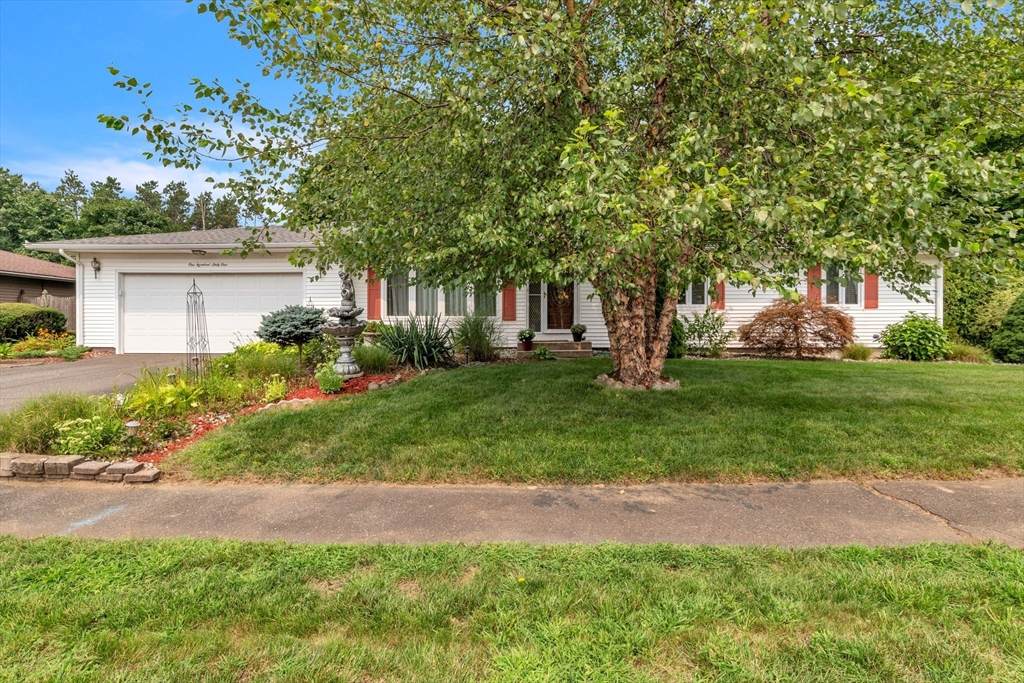 Tolpa Cir, Chicopee, MA 01020