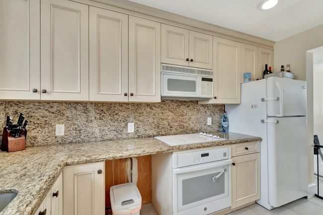 4379 Trevi Ct, Condo with 3 bedrooms, 3 bathrooms and null parking in Lake Worth FL | Image 13