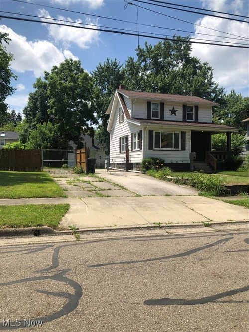 786 Sarcee Ave, Akron, OH, 44305-1233 | Card Image