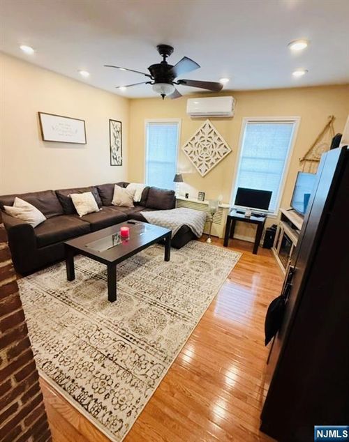 155 Ford St, Wayne, NJ, 07470-7231 | Card Image