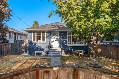 6040 49th Ave Sw, Seattle, WA, 98136-1329 | Card Image