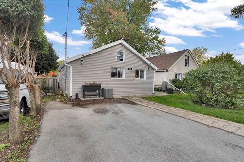 332 Vansitmart Ave, Hamilton, ON, L8H3B8 | Card Image