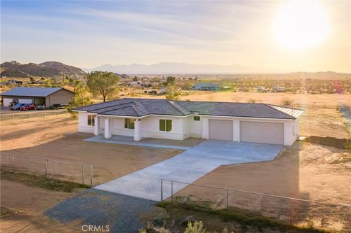 15168 Barbara, Apple Valley, CA, 92307 | Card Image