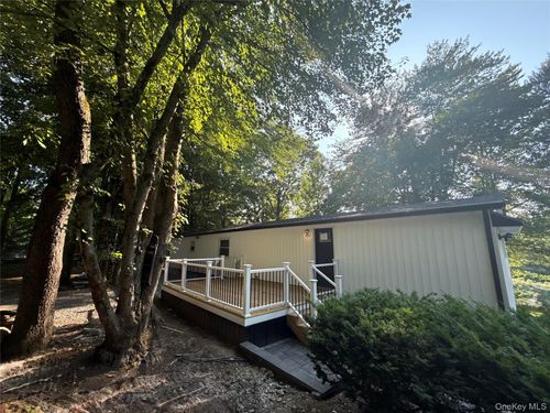 361 William St, Wallkill, NY, 12589-2870 | Card Image