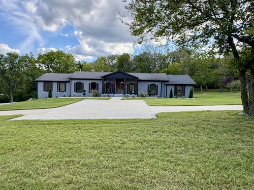 8115 Vaden Dr, Brentwood, TN, 37027-7306 | Card Image