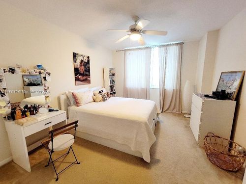 apt-226-2000 N Bayshore Dr, Miami, FL, 33137-5115 | Card Image