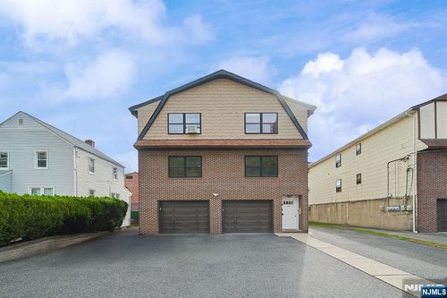 93 Myrtle Ave, Edgewater, NJ, 07020-1857 | Card Image