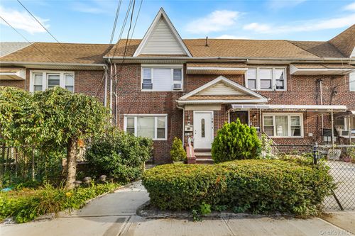 1-161-26 84th Rd, New York, NY, 11432 | Card Image