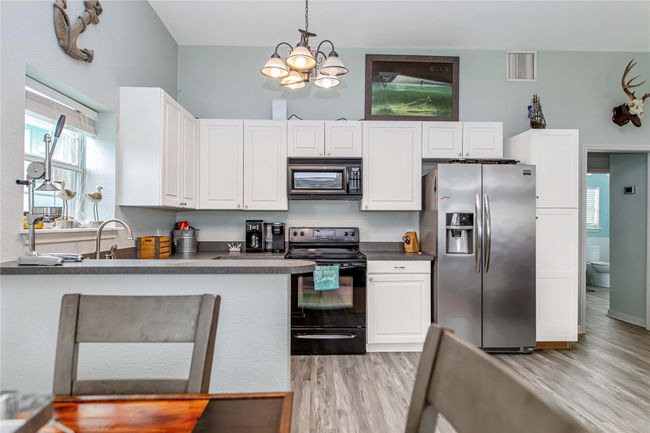 89 Carrie St, House other with 3 bedrooms, 1 bathrooms and null parking in Port O Connor TX | Image 4