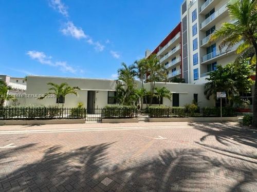 10-323 Fillmore St, Hollywood, FL, 33019-1400 | Card Image