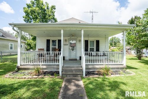 212 N Broadway, Goreville, IL, 62939-2322 | Card Image