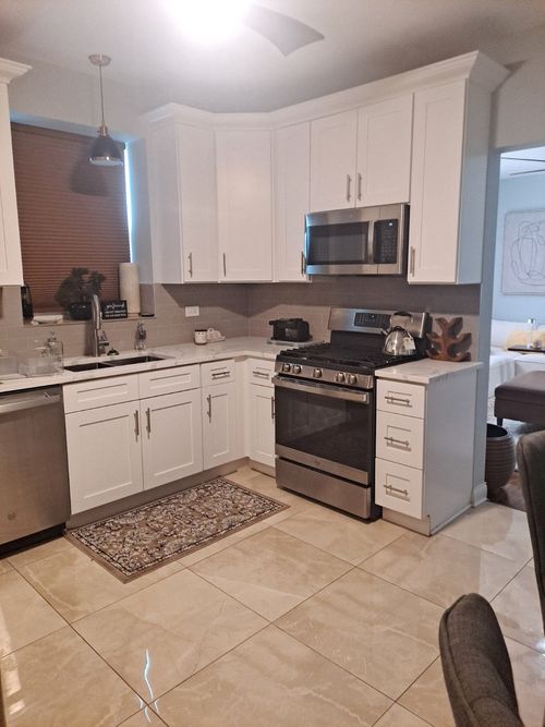 2-8043 S Peoria St, CHICAGO, IL, 60620-2550 | Card Image