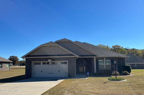 208 S Merganser Dr, Pikeville, NC, 27863-8126 | Card Image