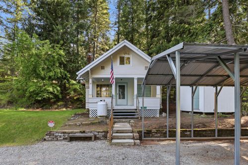 14354 N Meadow Ln, Newman Lake, WA, 99025-8407 | Card Image