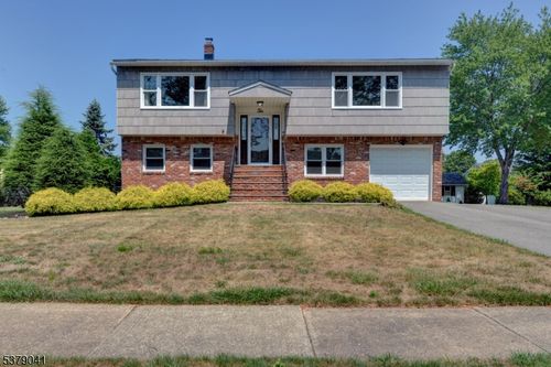 10 Copley Ct, Pompton Plains, NJ, 07444-1622 | Card Image