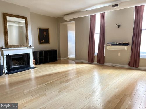 2r-217 Church St, PHILADELPHIA, PA, 19106-4539 | Card Image